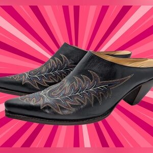 Lucchese Black Embroidered Mules ❤️🔥